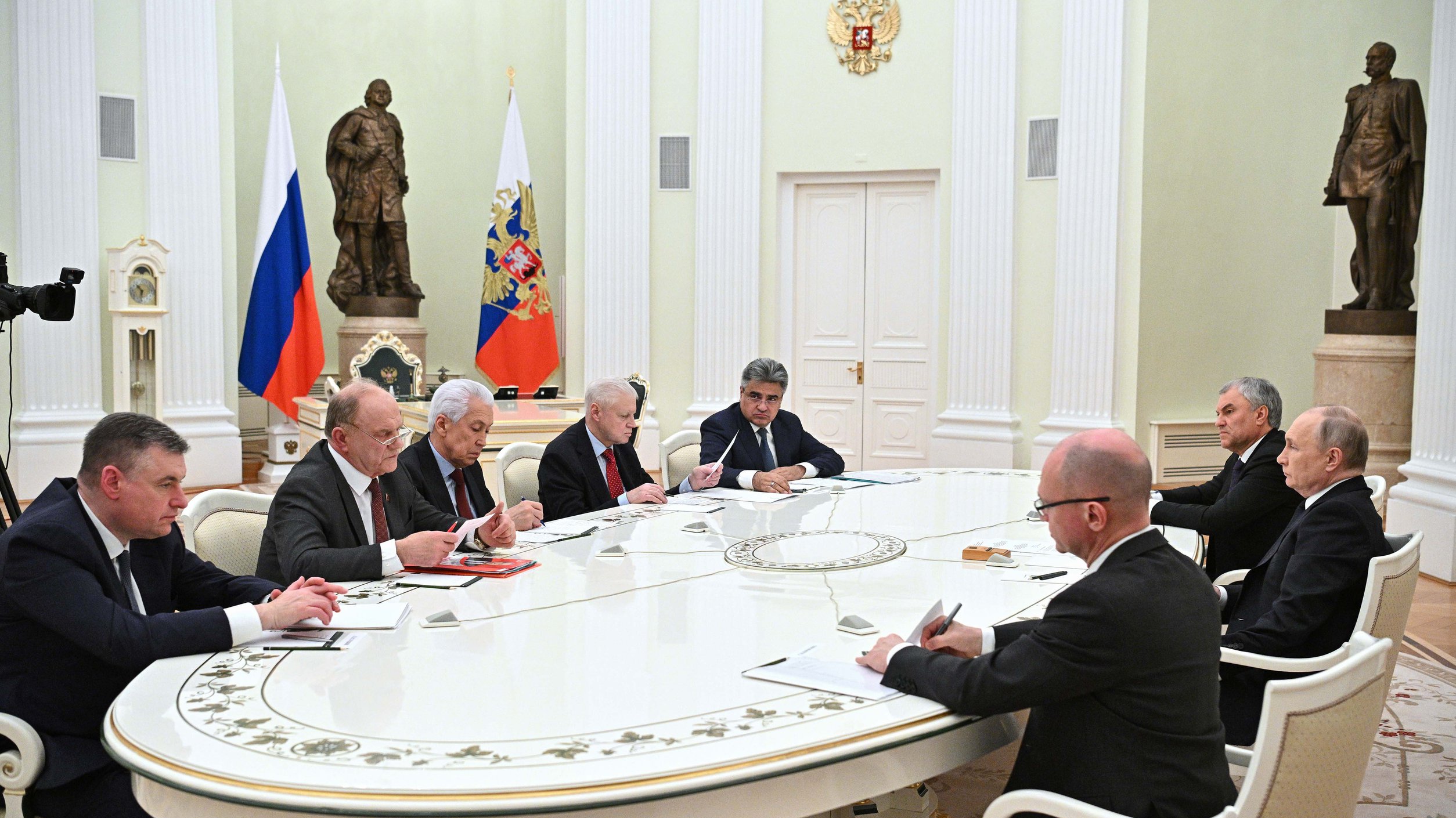 Фото к статье: Владимир Путин провел встречу с Вячеславом Володиным и руководителями фракций